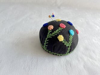 イロイロお花のピンクッション(針山)の画像