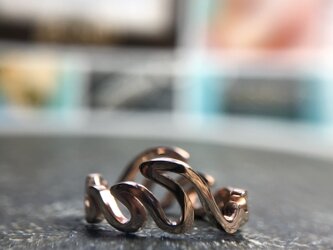 Round Wave Ring "メローな波が指の周りで戯れるリング”の画像