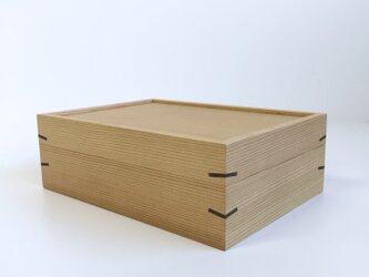 杉の小さな道具箱　裁縫箱　木箱　はがき箱　木製　無垢材　黒くさびの画像