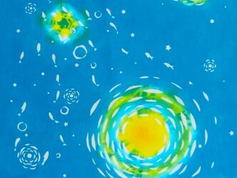 型染めてぬぐい「月と星と～海色の宇宙～」（綿100％・絞り染め生地に抜染）の画像