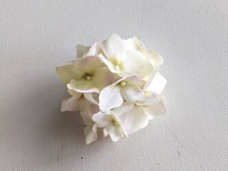 紫陽花の布花コサージュの画像