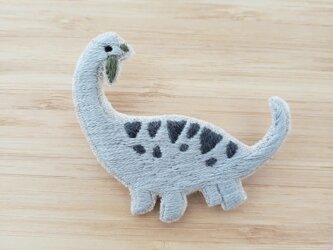 恐竜の刺繍ブローチ（ブラキオサウルス）【受注製作】の画像