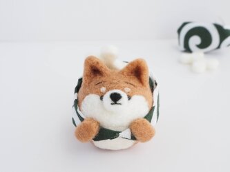 【受注製作】まゆ柴犬が旅に出ます。(赤柴・黒柴・白柴) 羊毛フェルトの画像