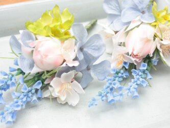 桜と青色小花のパステルコサージュ☆の画像