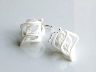 ゆらぎ・ピアス（イヤリング）#3Dプリントアクセサリーの画像