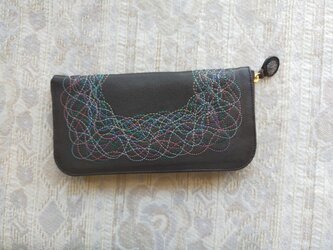 刺繍革財布『Parade』黒（牛革）Slimラウンドファスナーの画像