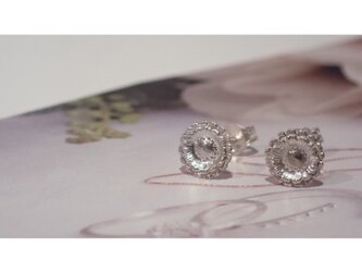 Gerbera Silver Studs Earringsの画像