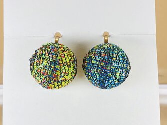 イヤリング｜ジャガードのくるみボタン【光と影】の画像