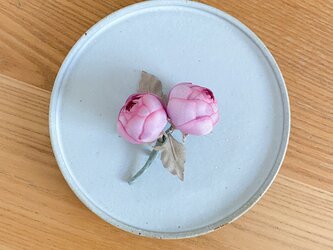 ≪送料無料≫まあるいバラ　布花コサージュの画像