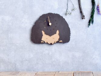 アイアンテイストを楽しむハリネズミの時計 木製 掛け時計の画像