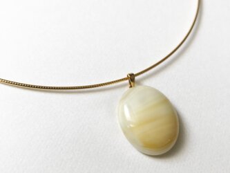 Glass necklace beige shima02の画像