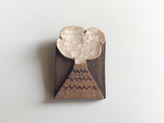 受注制作　木のブローチ　煙の画像