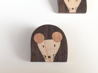 木の象嵌（埋め木）ブローチ　ネズミの画像