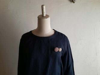 草木染め　大きなまると小さなまるブローチAの画像
