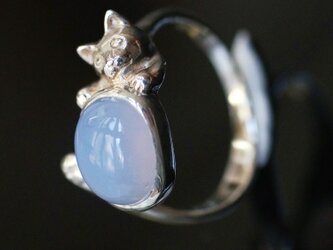 ホワイトカルセドニーいろどり猫リングオーバル