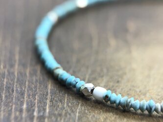 Turquoise Beads Bracelet "繊細なターコイズビーズのブレスレット"の画像