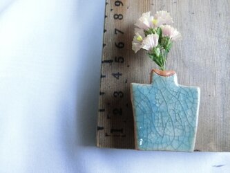 flowerbass【ブローチ】（貫入水色)の画像