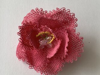 縫い針で編むお花のブローチ　ピンクの大輪の画像