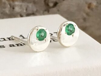 銀の満月◇エメラルド・ピアス◇Natural Emerald◇SV スタッドの画像
