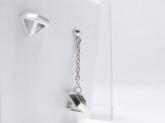 Flying Diamond ピアス（シルバー）の画像