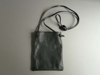 flat shoulder bag (black)の画像