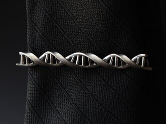 DNA　タイピンの画像