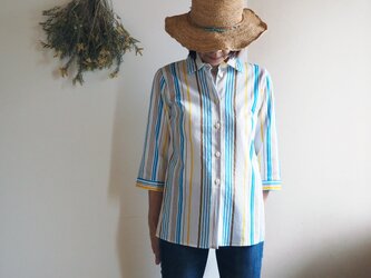 着心地が良いのにきちんと感もある夏のシャツブラウス  ブルーを効かせたストライプがクール！-涼しい綿麻の浴衣から一点ものの画像