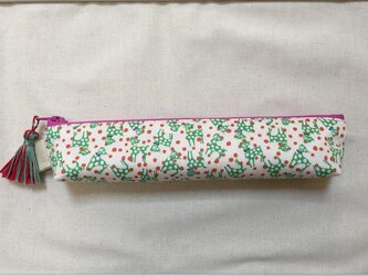ペンケース　スリムでもたくさん入るマチ付きの画像