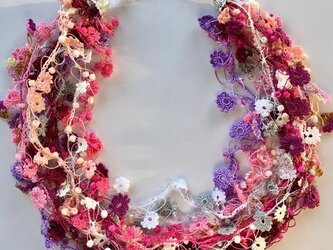 ビジューの刺繡ネックレス　フラワー・ジュエル　ベリーの画像