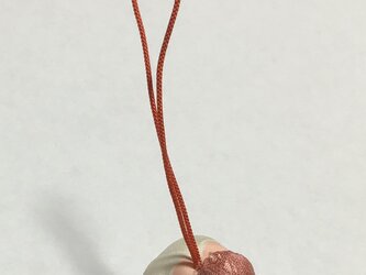 絹の　根付け　厄除け　お守りに　ピンクの画像