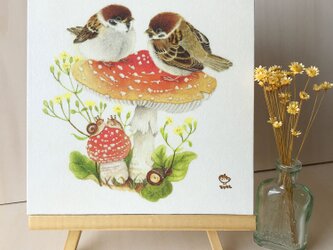 「スズメとベニテングタケ」の18x18cm パネルの画像
