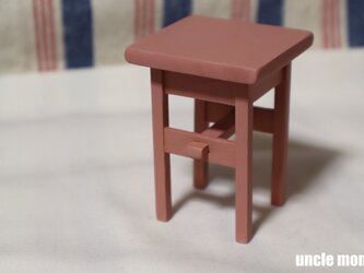 ドール用サイドテーブル（色：ローズピンク）　1/12ミニチュア家具の画像