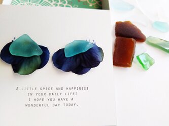 [送料無料] シーガラスの涼やかピアス *blue*の画像