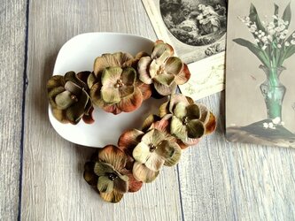 花びらのバレッタ ■ アンティーク風ベルベット ■ オリーブブラウン　3輪の画像