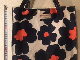 お花のバッグの画像