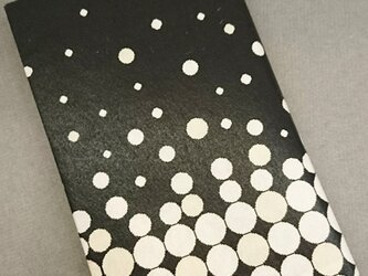栞付き・和紙ブックカバー(新書サイズ)黒地にクリーム水玉の画像