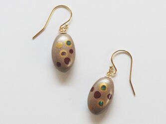 木の実ピアス  dotの画像