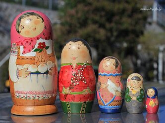民族衣装マトリョーシカ　＜パスハ（ロシアのイースター）＞　５ピース/　17.5ｃｍの画像