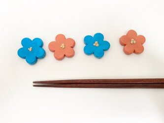 2色の花の箸置き（2個入り）の画像