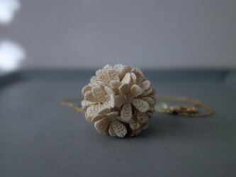 flower ball　necklaceの画像