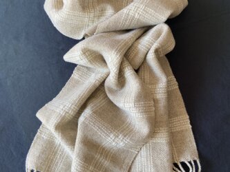 handwoven scarf (ecru) 亜麻色のウールの手織りマフラーの画像