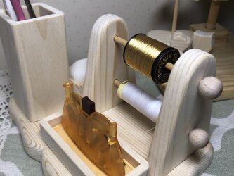 白木のヨコ型スプールホルダーH(糸通し器用)の画像