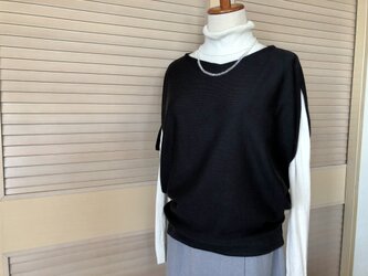 ●訳あり●送料込・黒・細いニット模様・コットンニット生地のプルオーバーの画像