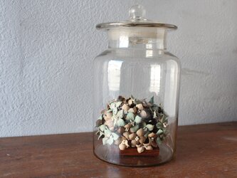 【鹿革の花かざり】ガラスボトルのアジサイの画像