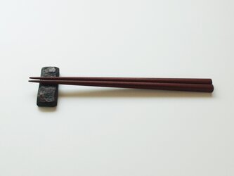 漆箸22cm・箸置きセット　弁柄の画像