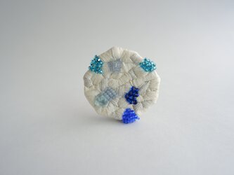 mosaic/紫陽花(青) 刺繍ブローチの画像