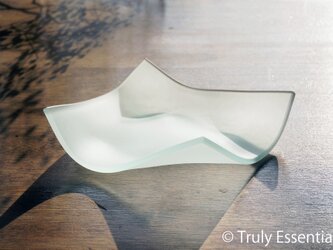 つや消し透明ガラスのトレイ -「かくいガラス 」● 幅約15cm ● 薄緑色の画像