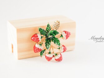 『冬のいちごのブローチ』冬　strawberryの画像