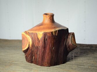 一輪挿し　「一位」　木を愛でるの画像
