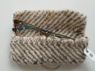 織りフェルト　ホームスパン　フワフワシックな眼鏡ケース　メガネ　手織り　草木染めの画像